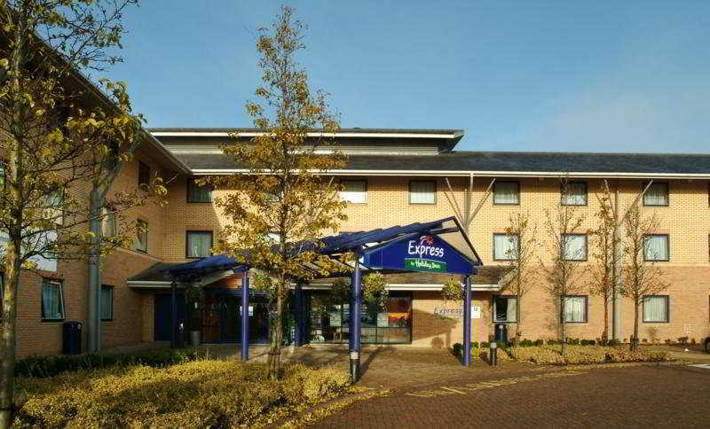 Holiday Inn Express Milton Keynes, An Ihg Hotel Екстериор снимка